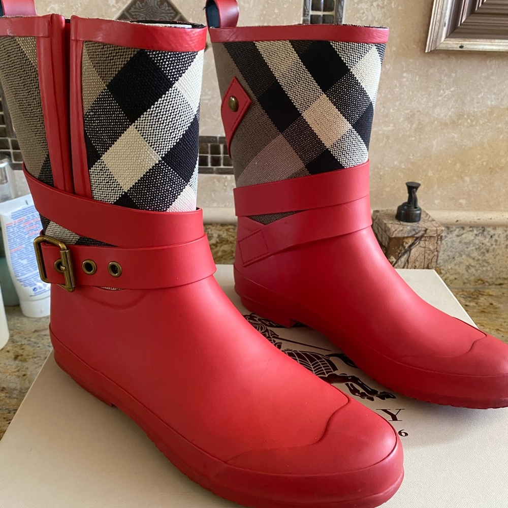 Women rain boot